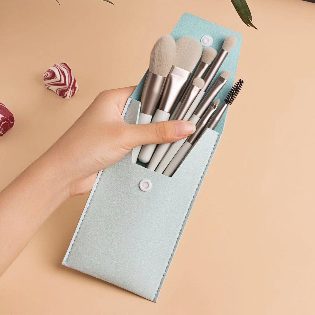 Travel Portable 8 Mini Makeup Brush Beauty